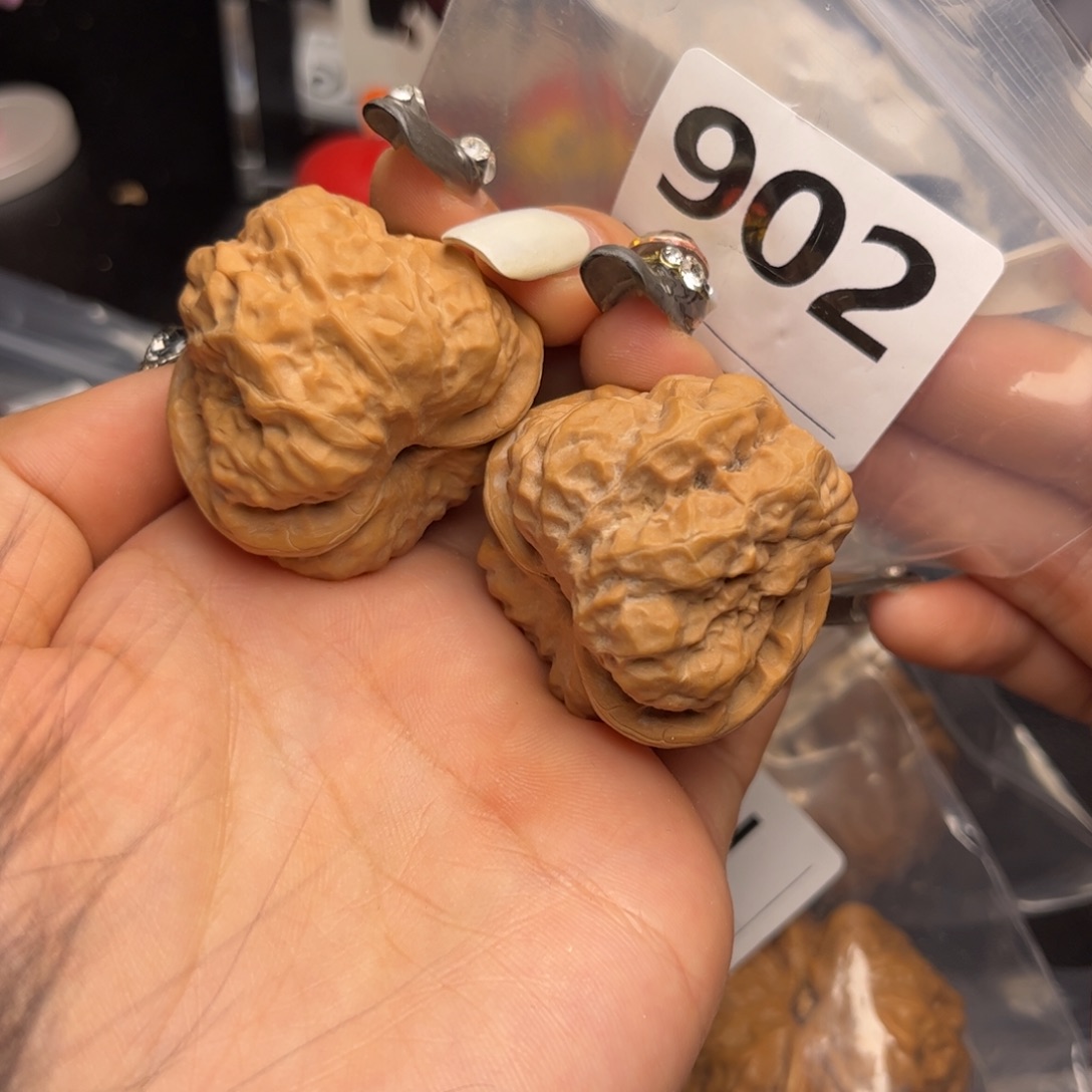 文玩核桃吊坠飞*?蛤蟆