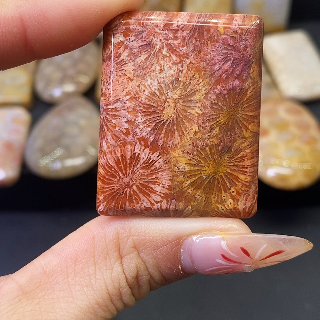 硅化玉颈饰合金呜**啦