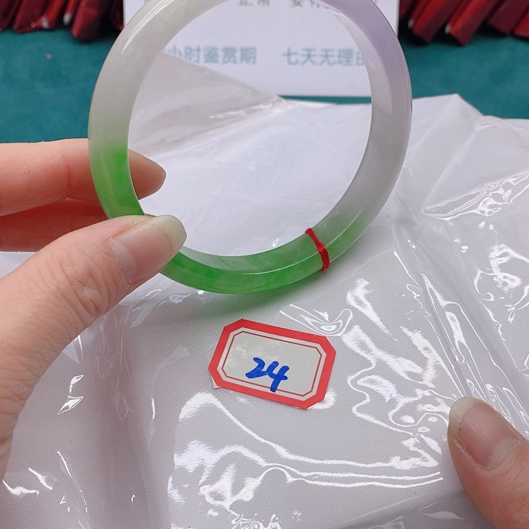 翡翠手镯未镶嵌医**妳2444444444