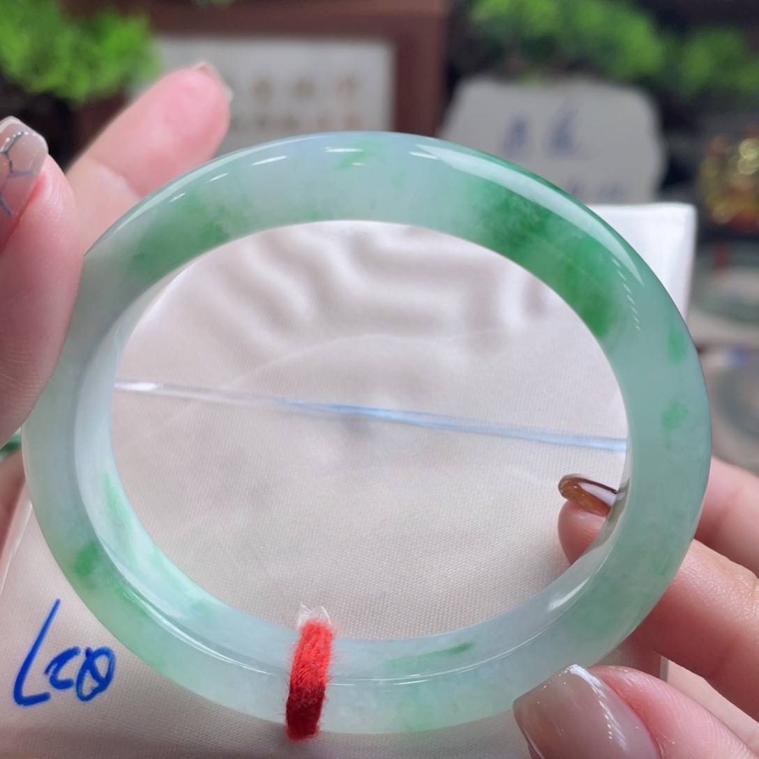 翡翠未镶嵌手镯53.2贵妃 冰绿 