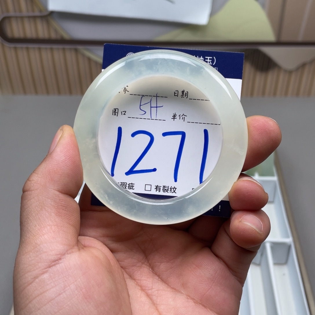 岫玉手镯手镯未镶嵌