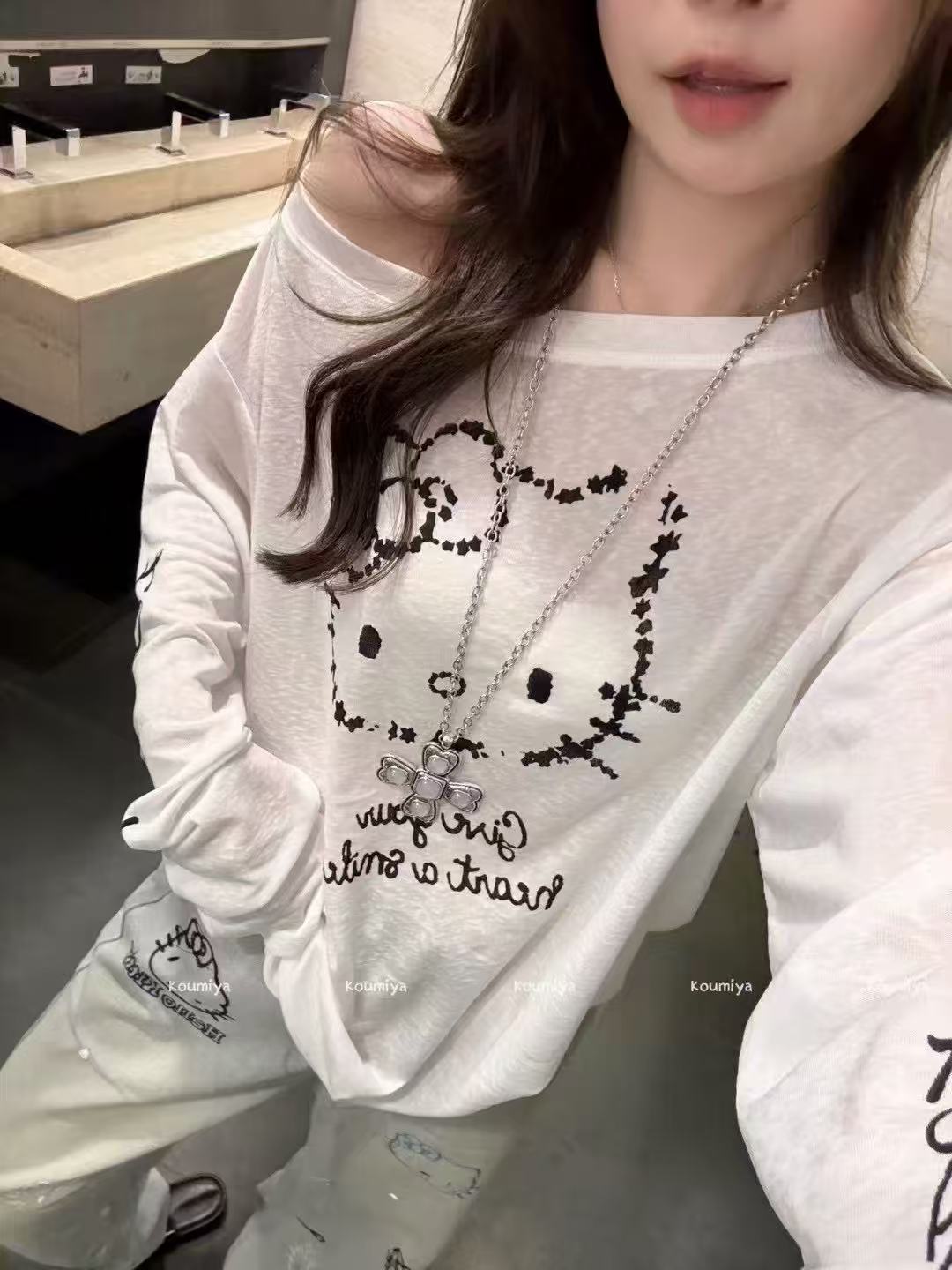 A29-1白色“kitty猫头”长袖（25398）