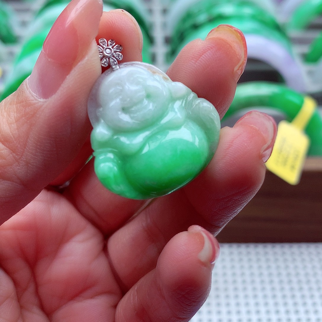 翡翠颈饰18K金镶嵌翡翠