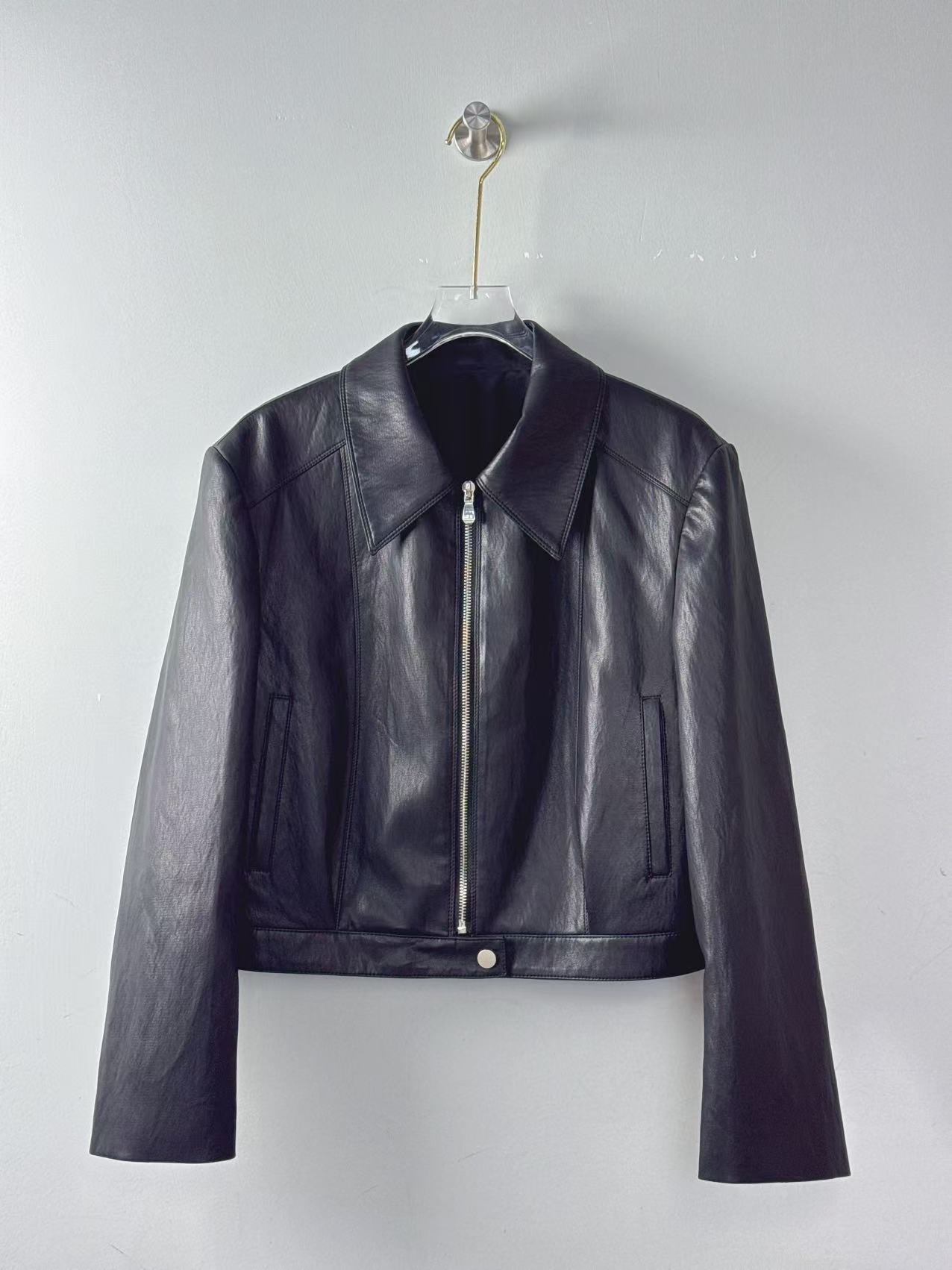 [风姿]海宁黑色百搭皮衣外套2025秋冬新款短款时尚高端皮夹克上衣