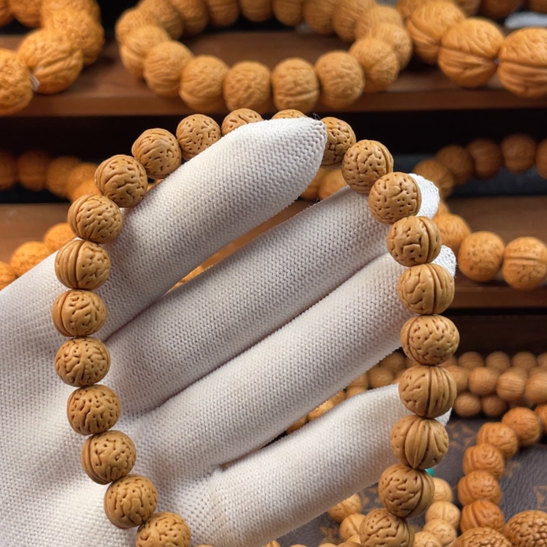 智***ᓫ桃核吊坠野生奶豆