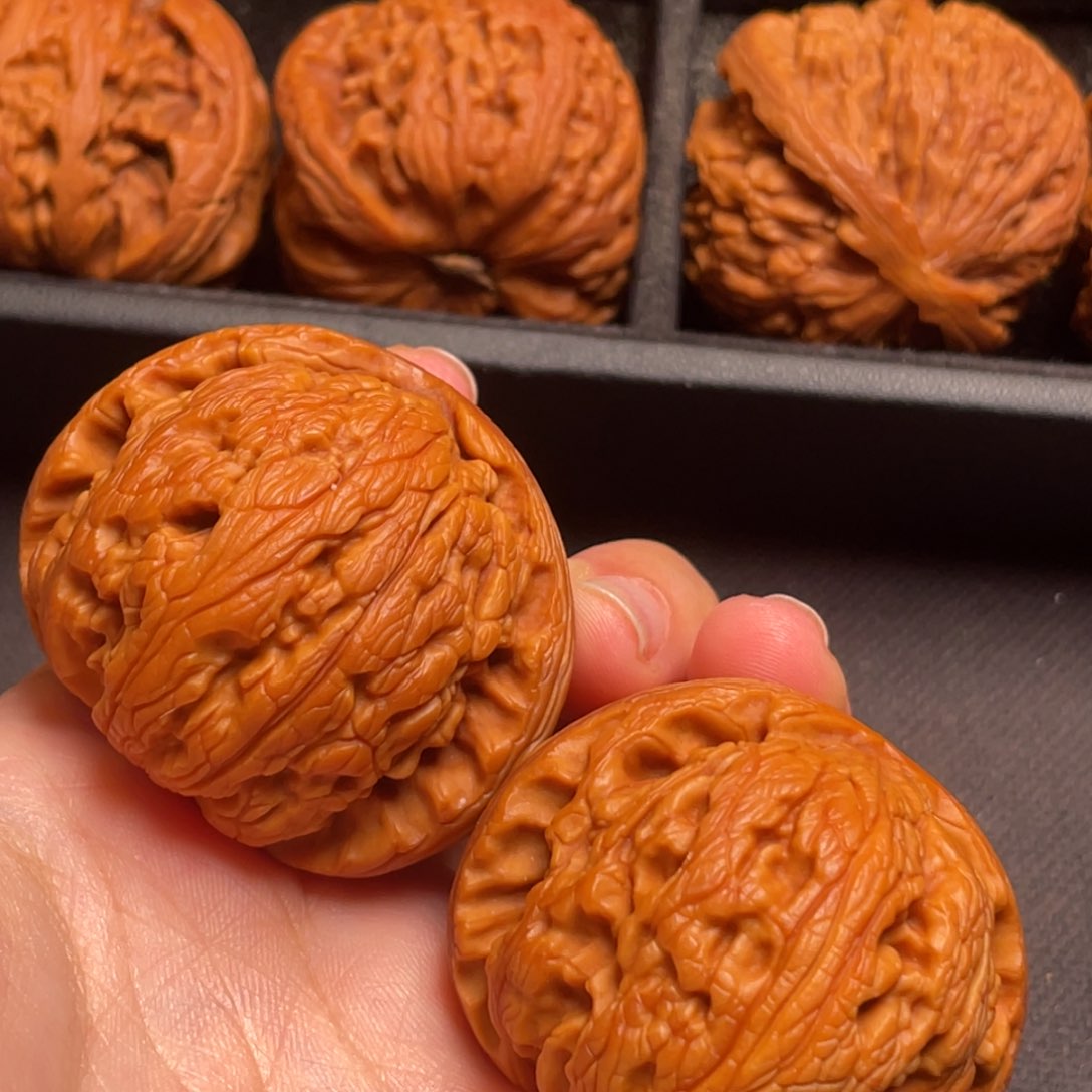 文玩核桃把件秦岭野生核桃