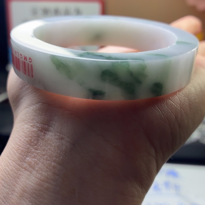 未镶嵌翡翠手镯定制翡翠