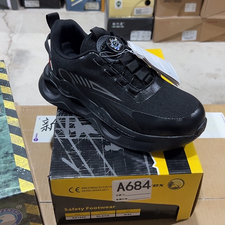 编684号。38码防砸防刺劳保鞋。