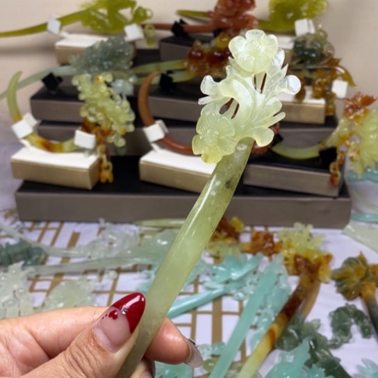 蛇纹石玉发饰未镶嵌