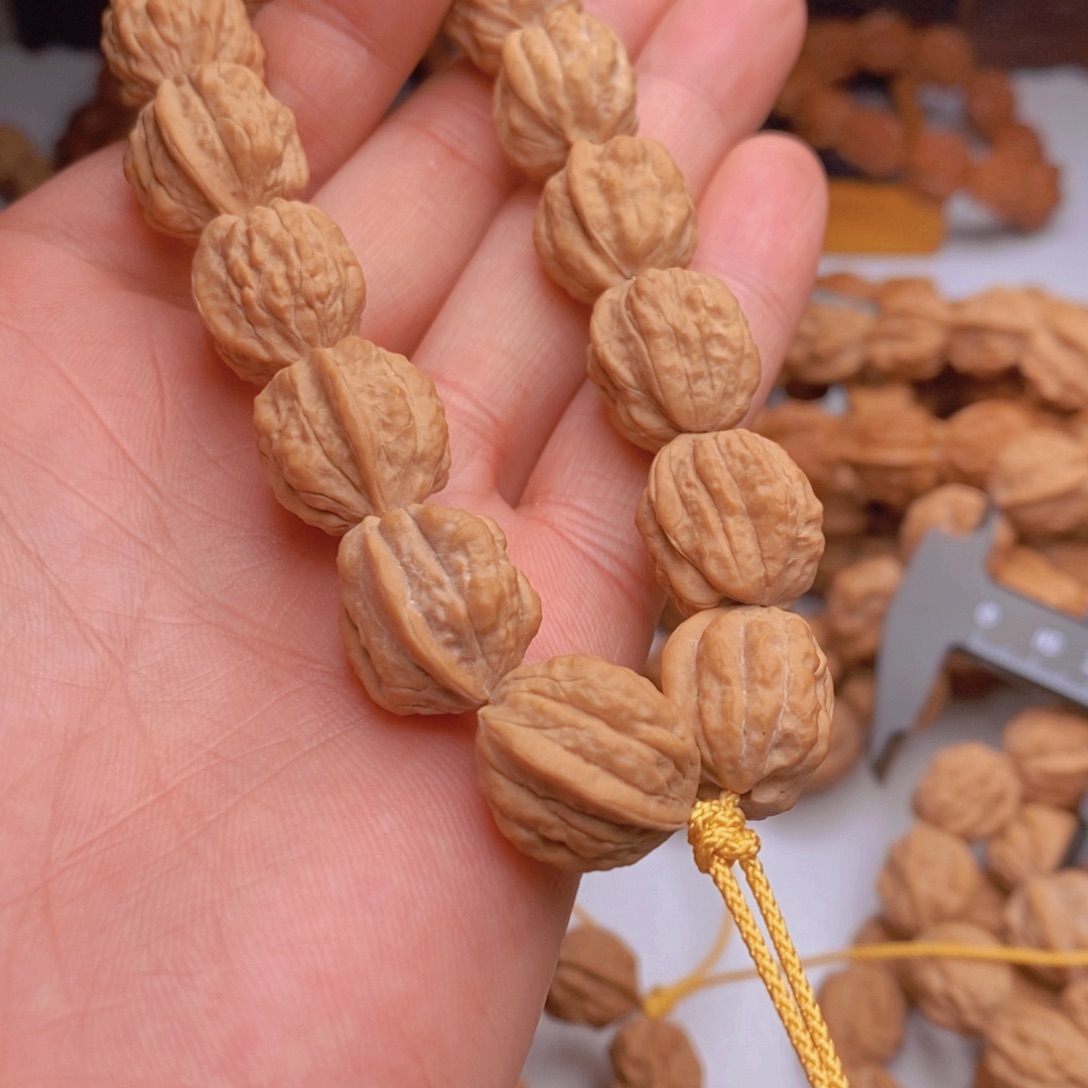 大***”手串桃核蛤蟆头尺寸15