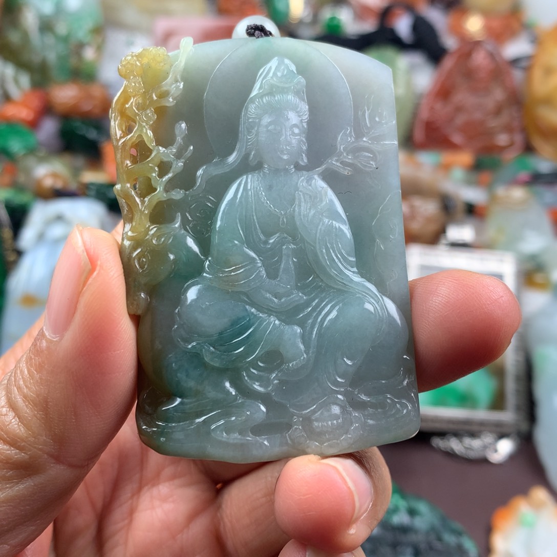 翡翠未镶嵌颈饰挂件