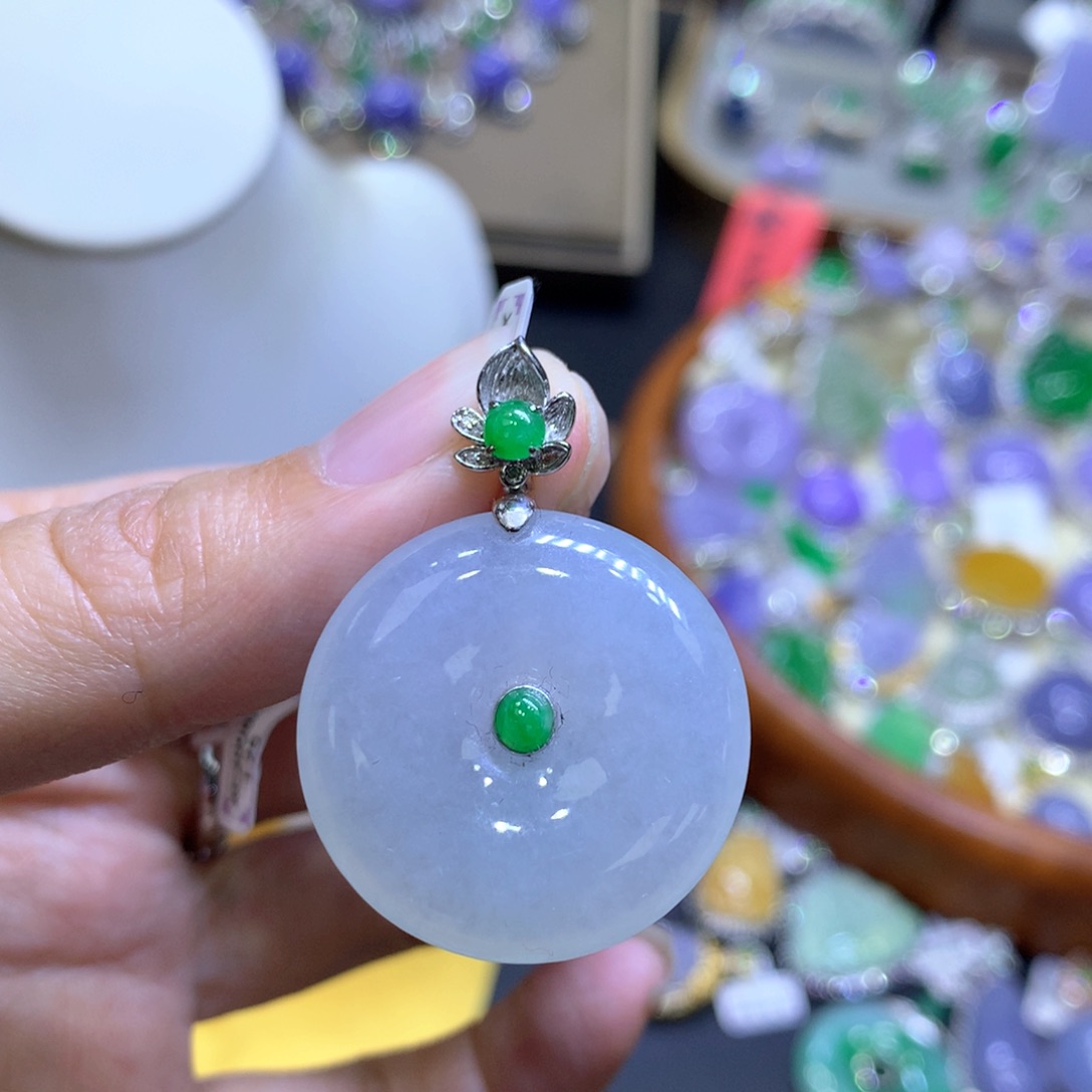 【闪购商品】翡翠颈饰18K金镶嵌翡翠吊坠项链