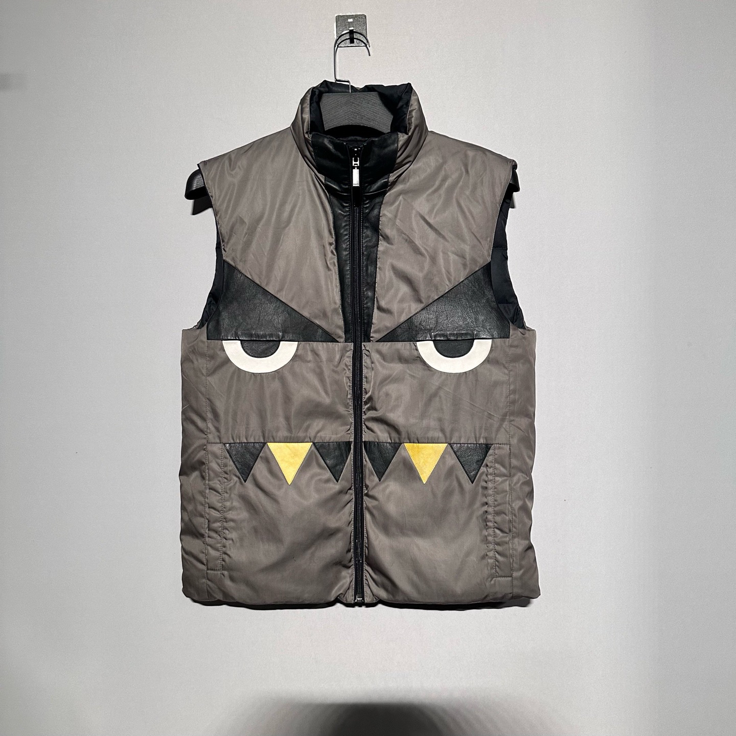 99新 FENDI/芬迪 双面穿小怪兽拼皮羽绒服马甲背心46码/价11200