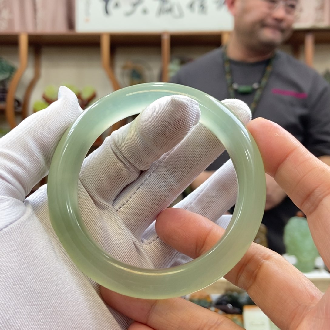 蛇纹石玉手鐲（170，体重150未镶嵌承****d