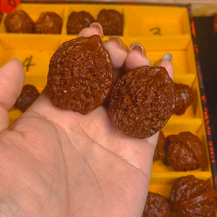 桃核吊坠?***斯大蒜头一对3LXP#00#