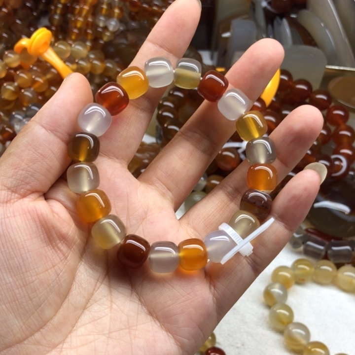 张***军玛瑙/玉髓手链未镶嵌