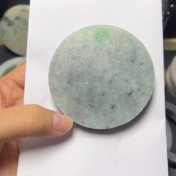 定制翡翠未镶嵌淡绿底冰乌鸡