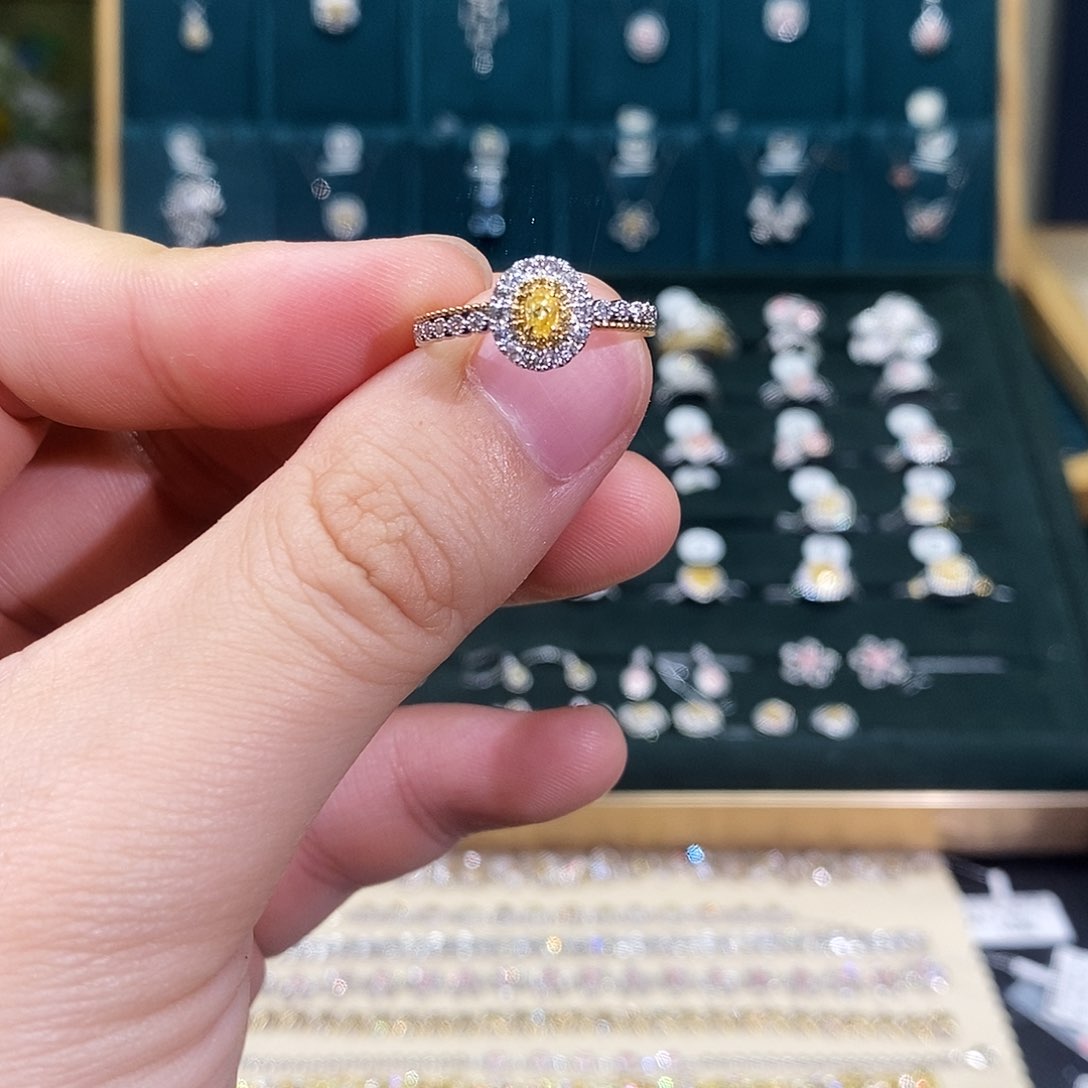 钻石戒指/指环18K金镶嵌戒指