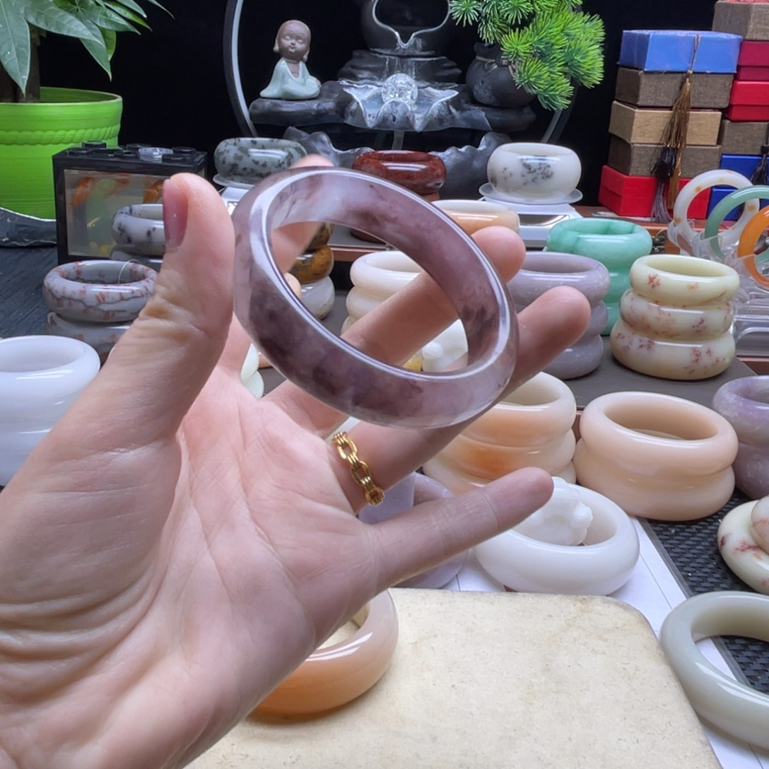 石英质玉（佘太翠）未镶嵌手镯