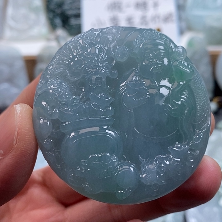 翡翠颈饰未镶嵌一**草翡翠