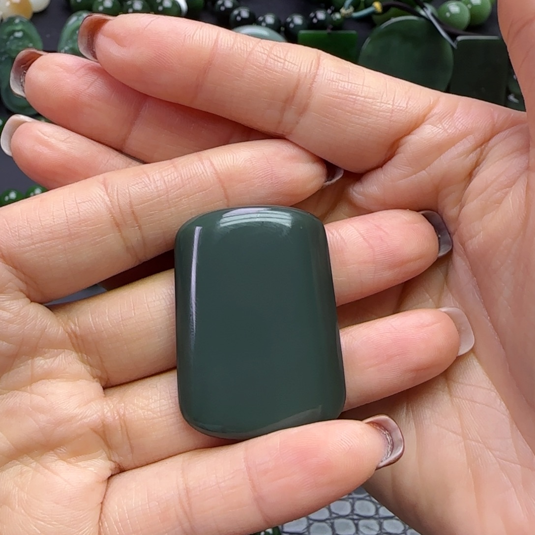 和田玉未镶嵌珠宝奇石