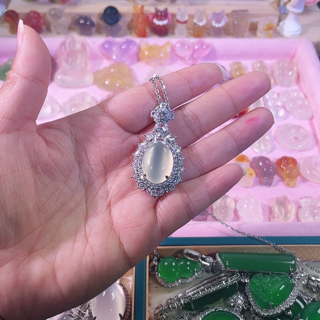 玛瑙/玉髓颈饰钛钢