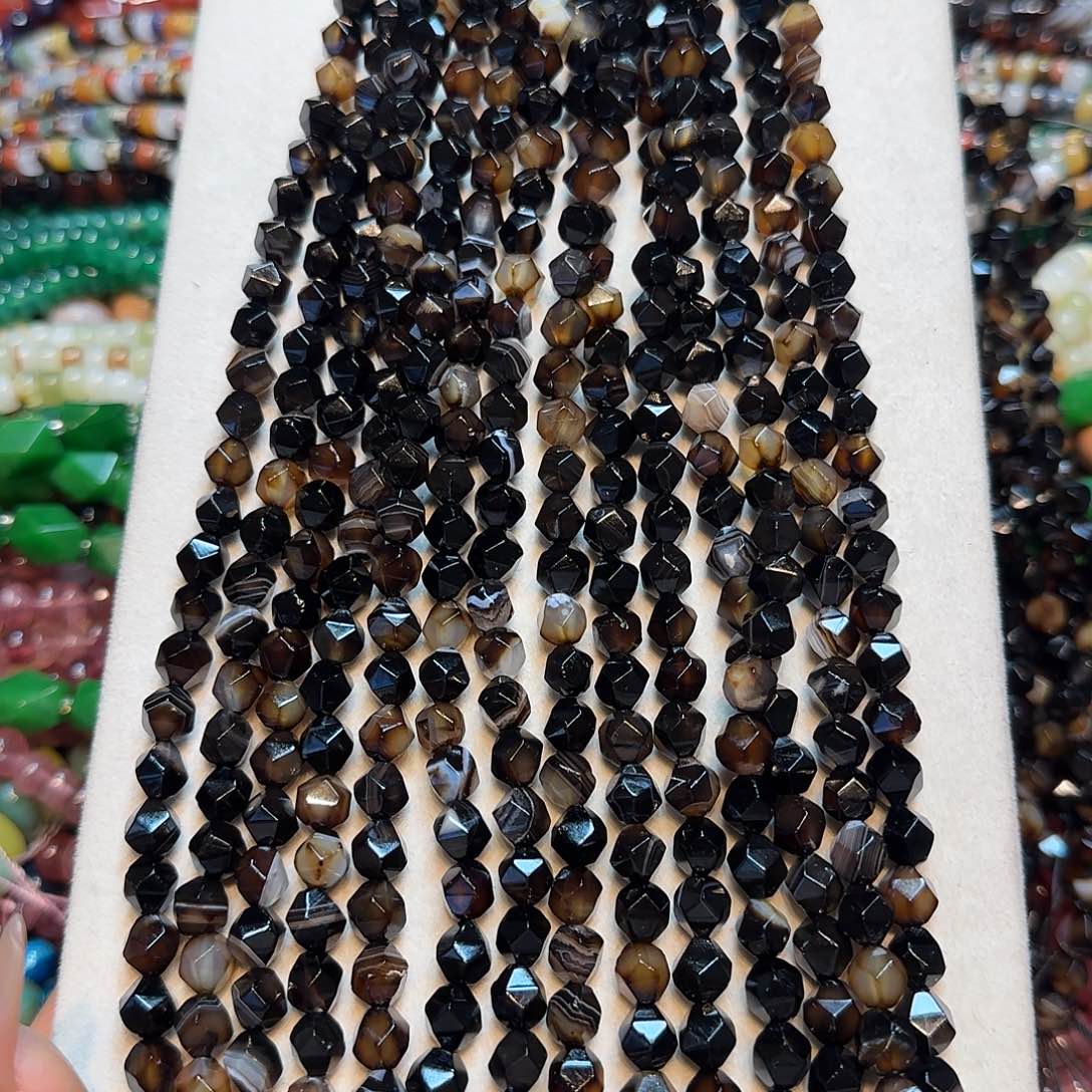 玛瑙/玉髓未镶嵌珠宝半成品8mm万切面黑玛瑙一条