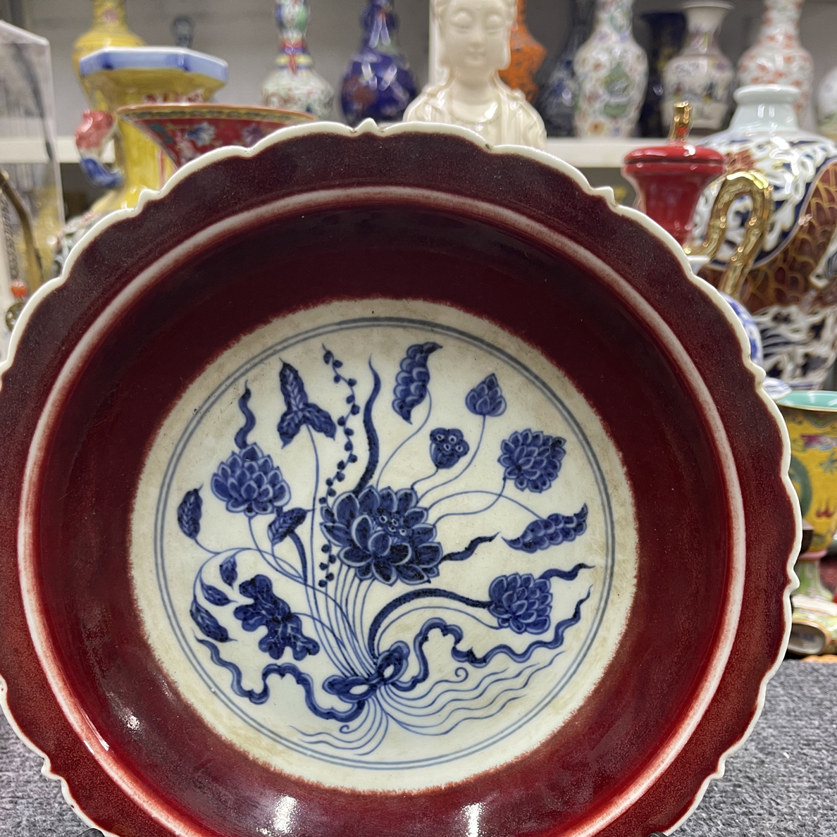 霁红釉青花花卉赏瓶摆件