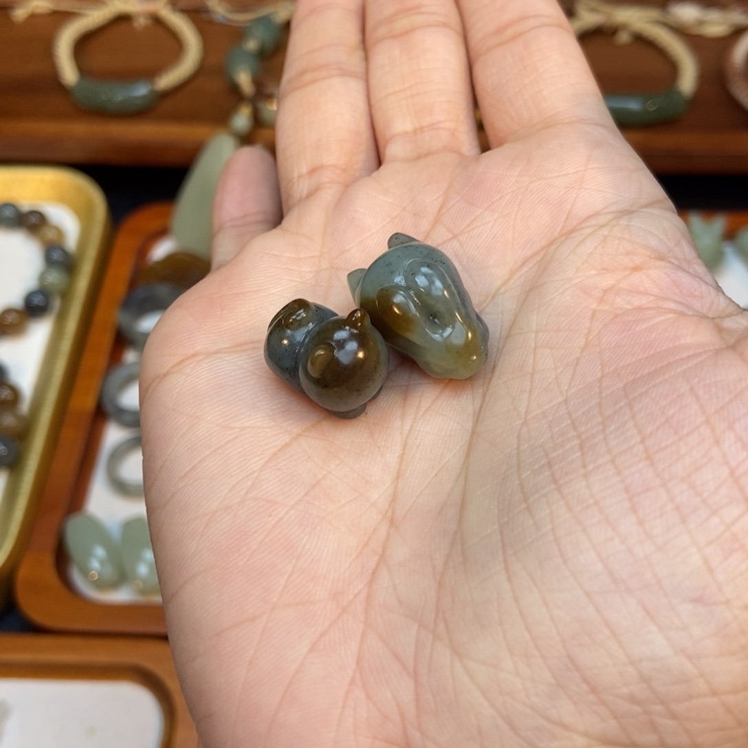 和田玉未镶嵌吊坠(不含链)