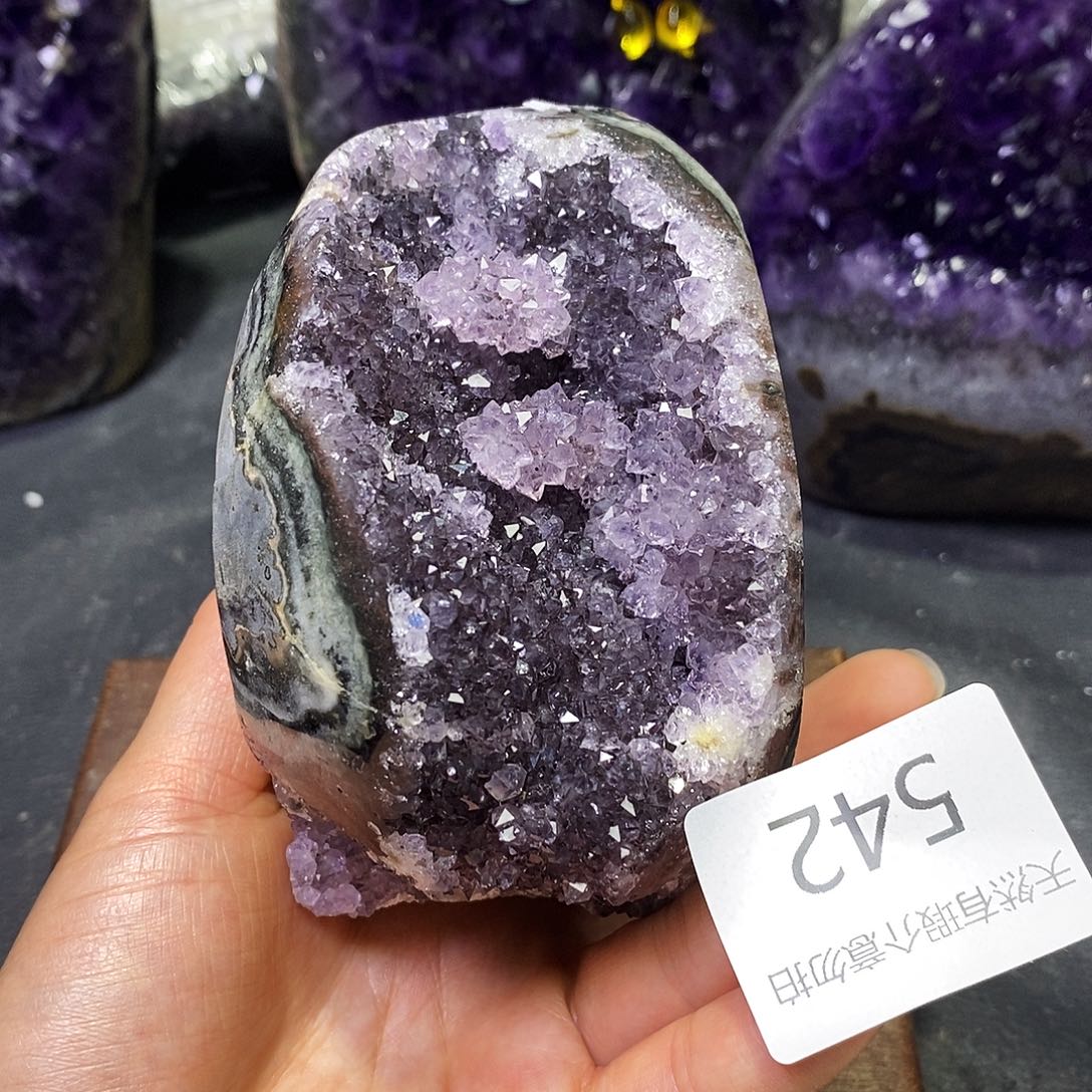 未镶嵌水晶大型摆件（非配饰）