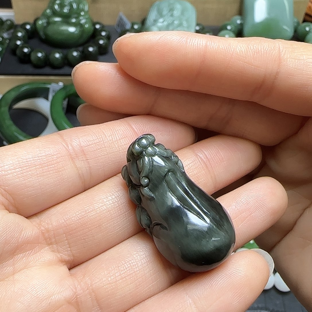 和田玉吊坠未镶嵌