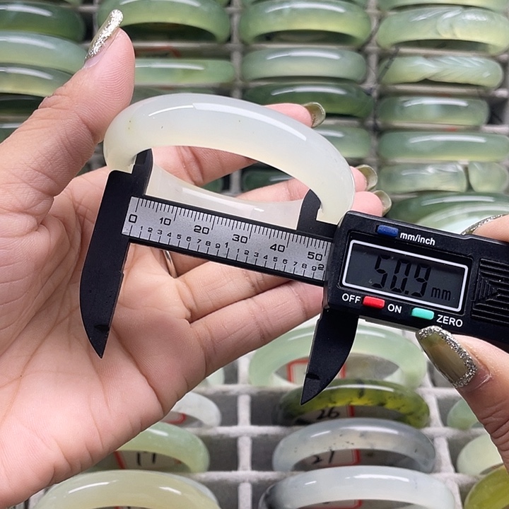 蛇纹石玉未镶嵌手镯20