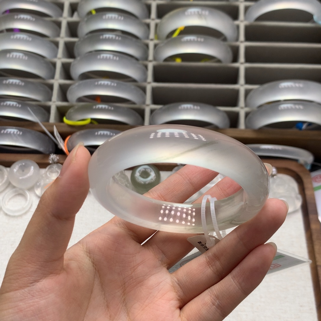 石英质玉未镶嵌手镯20A57.5