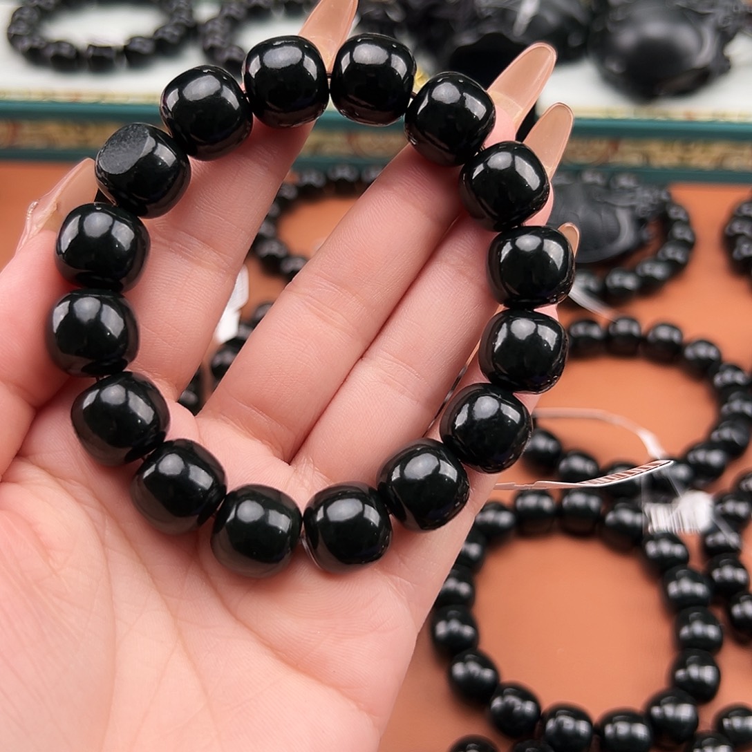 运***心和田玉未镶嵌手串