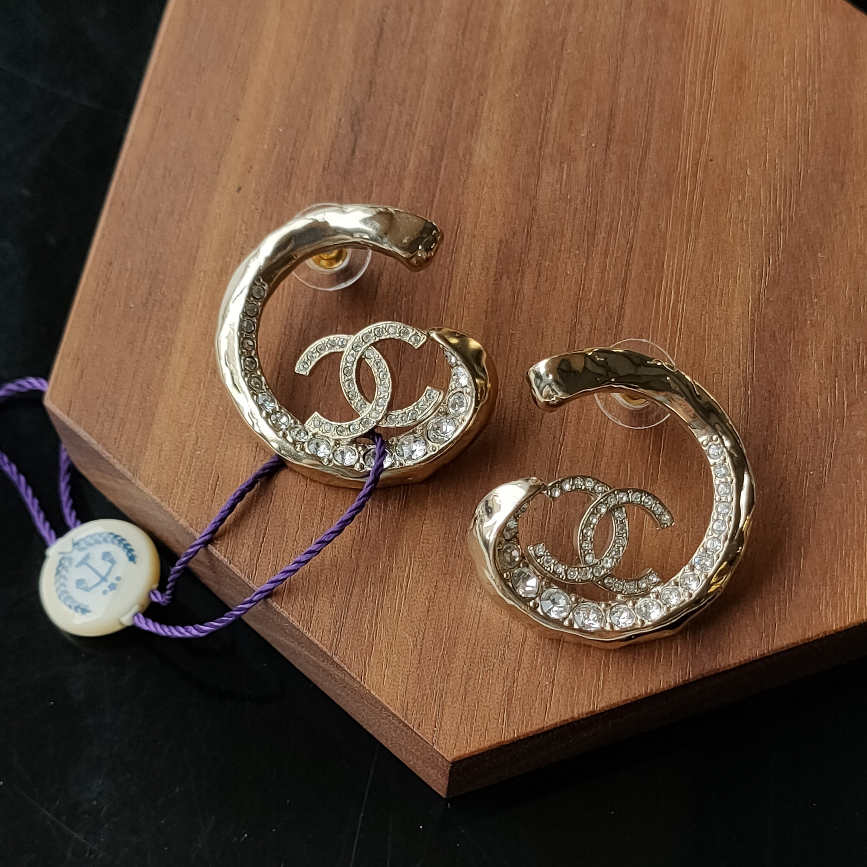 95新 Chanel/香奈儿 Azul - 23S浅金色圆形满钻双C耳钉 42613