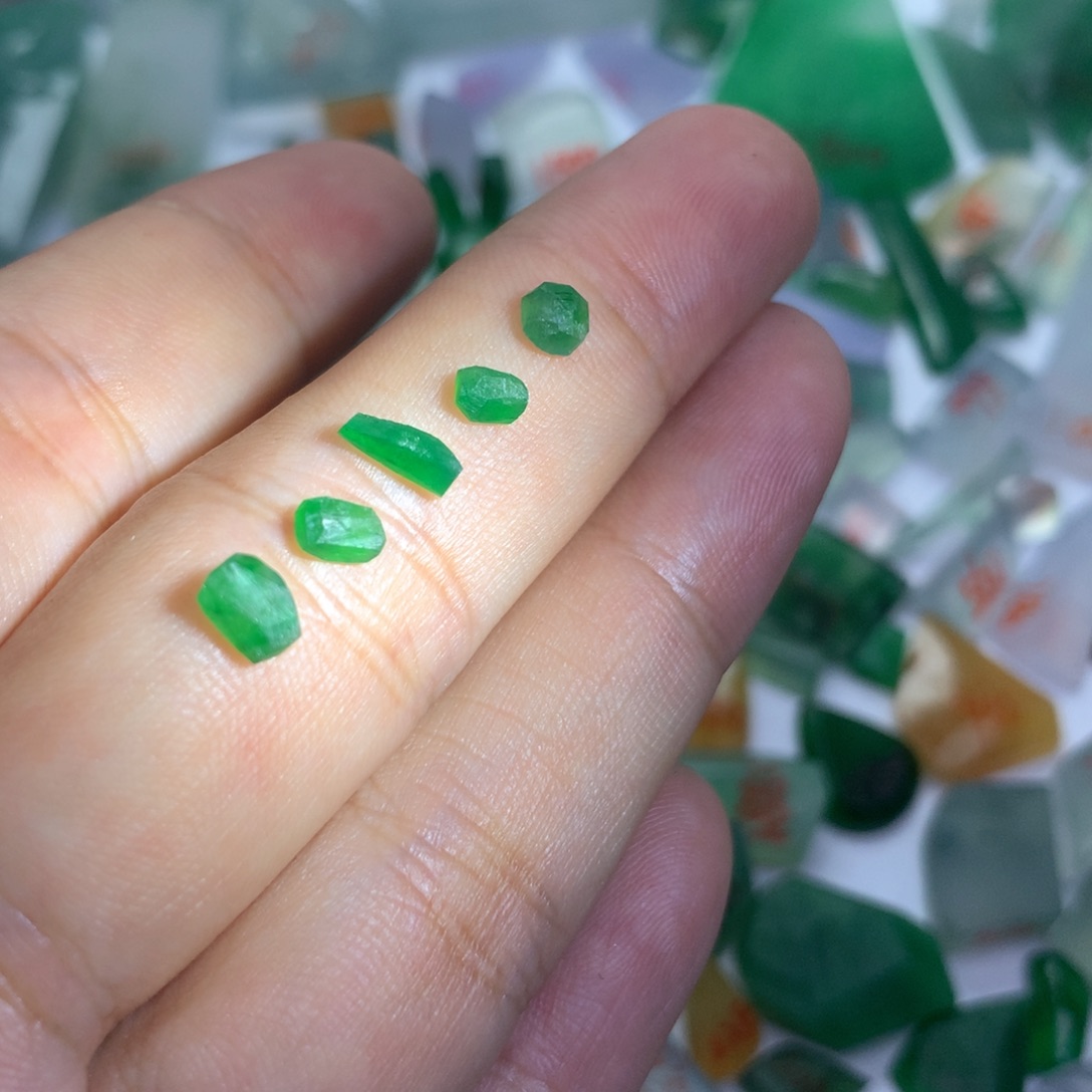 定制翡翠未镶嵌天然翡翠