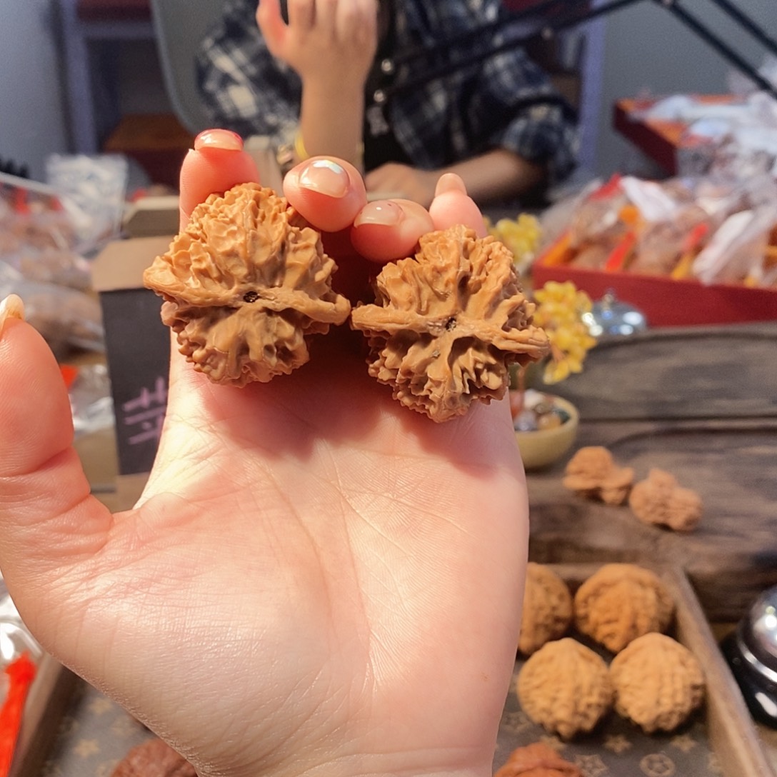 文玩核桃吊坠新果头货苹果园