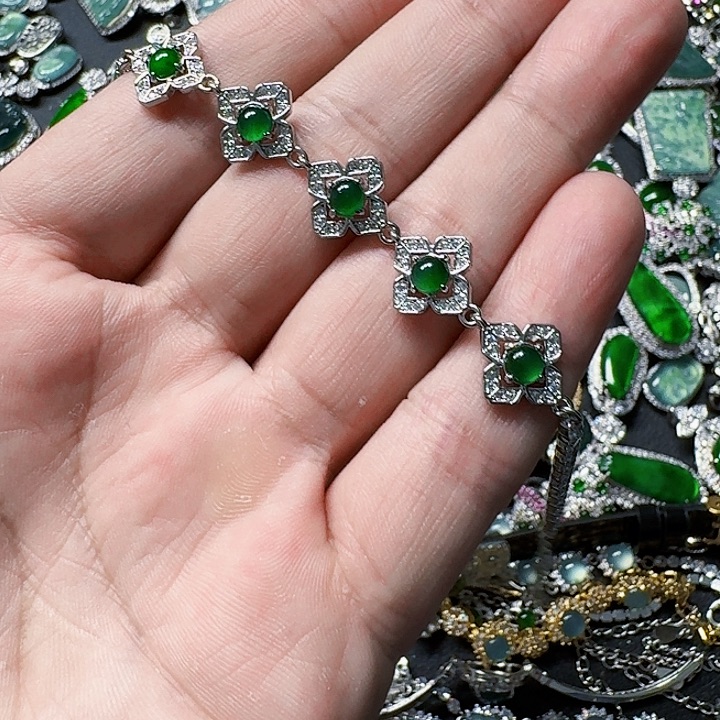 翡翠颈饰未镶嵌天然A货翡翠放漏