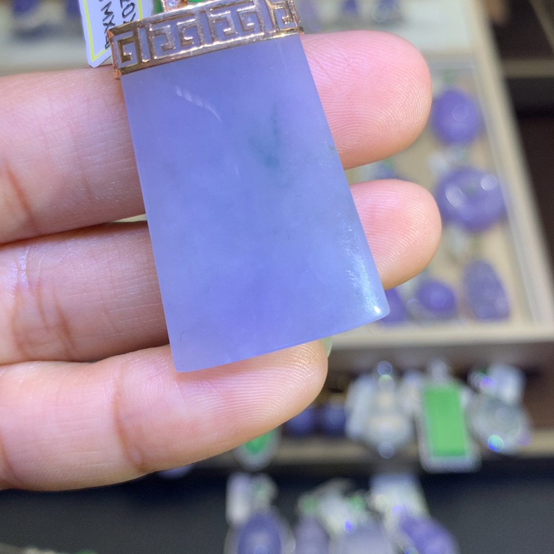 翡翠颈饰18K金镶嵌翡翠