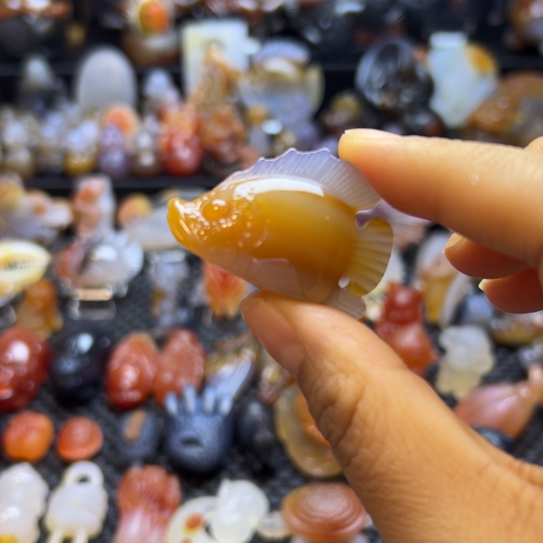 玛瑙/玉髓未镶嵌吊坠(赠链)