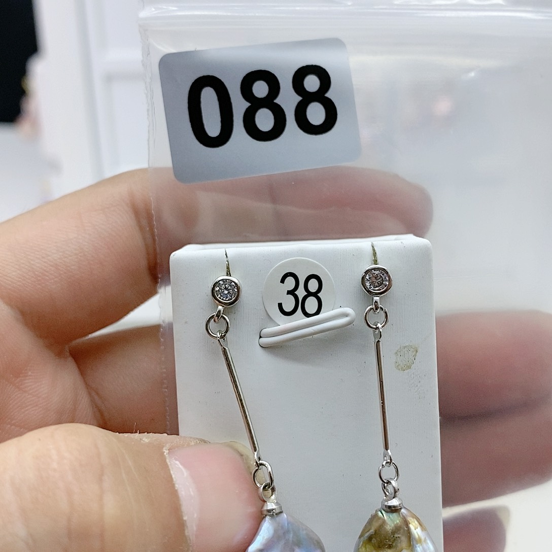 淡水珍珠颈饰合金