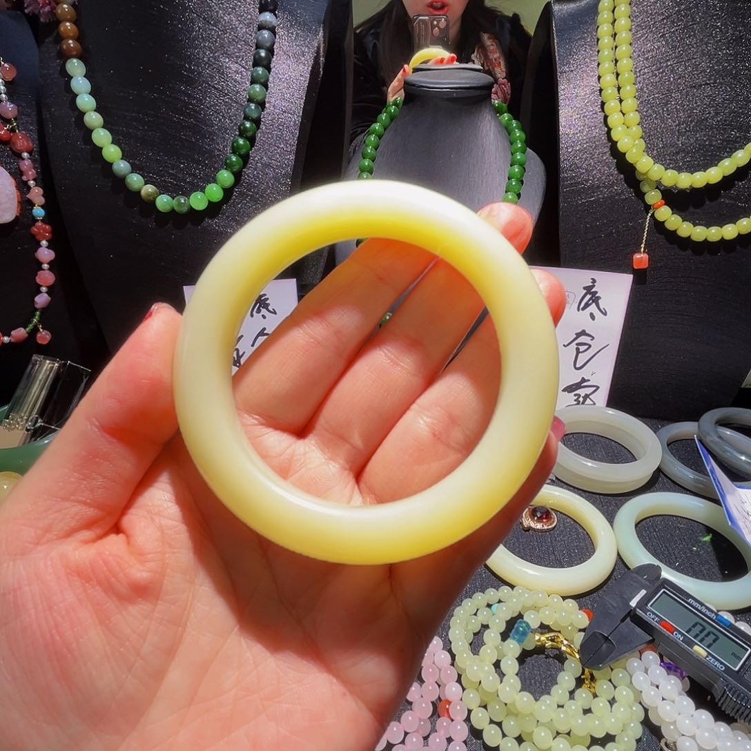 未镶嵌手镯和田玉淡*新疆黄口