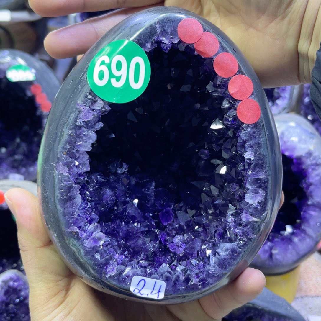 水晶摆件未镶嵌紫水晶