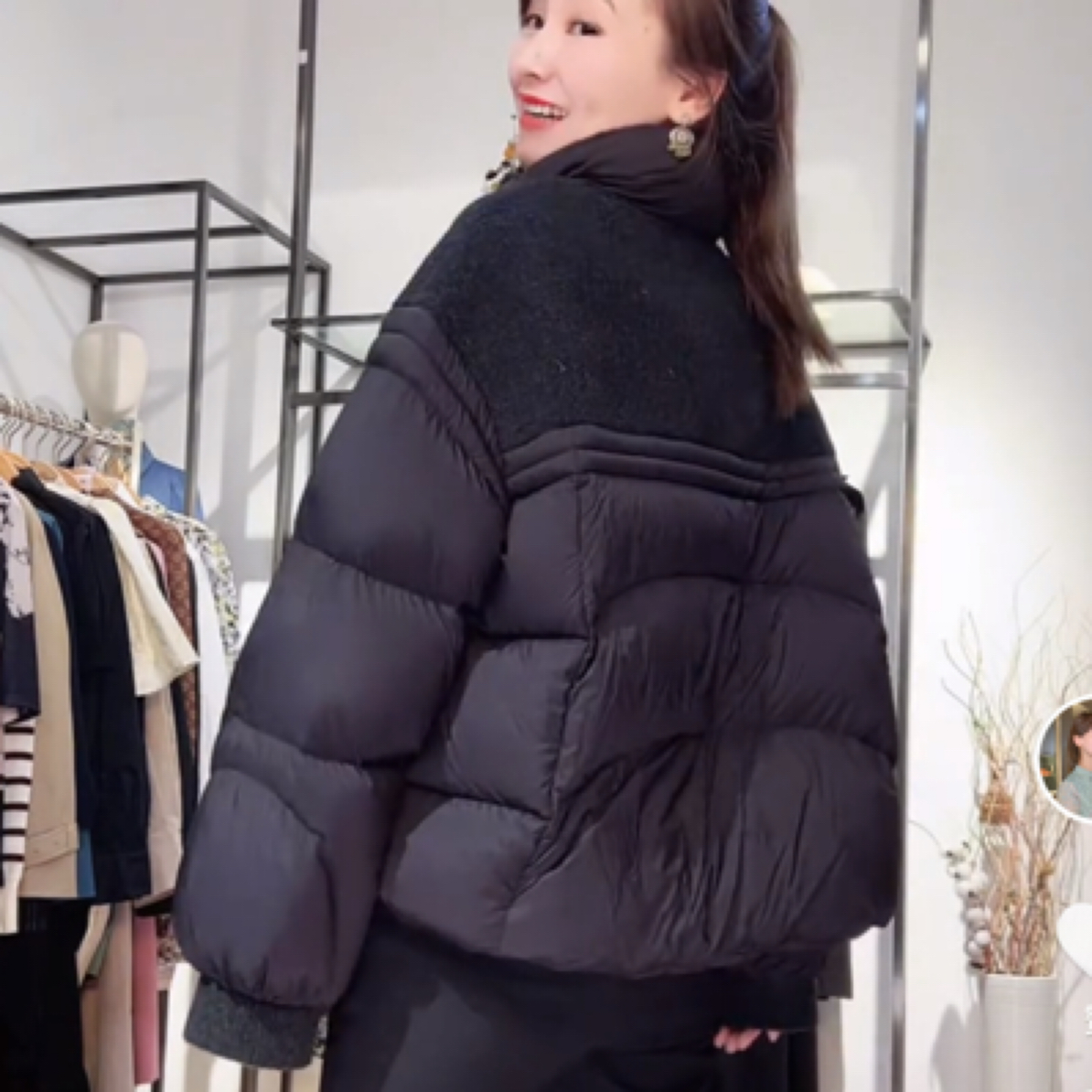 短款拉链立领显瘦黑色保暖冬季百搭女款修身秋冬休闲宽松连帽新款