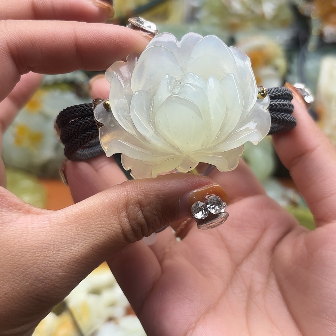 蛇纹石玉未镶嵌吊坠