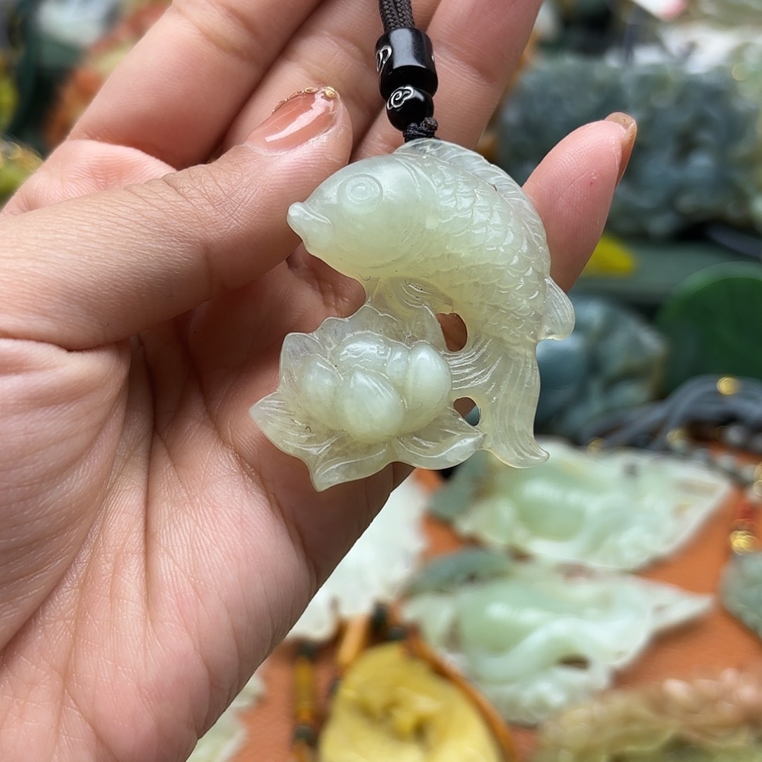 蛇纹石玉未镶嵌吊坠