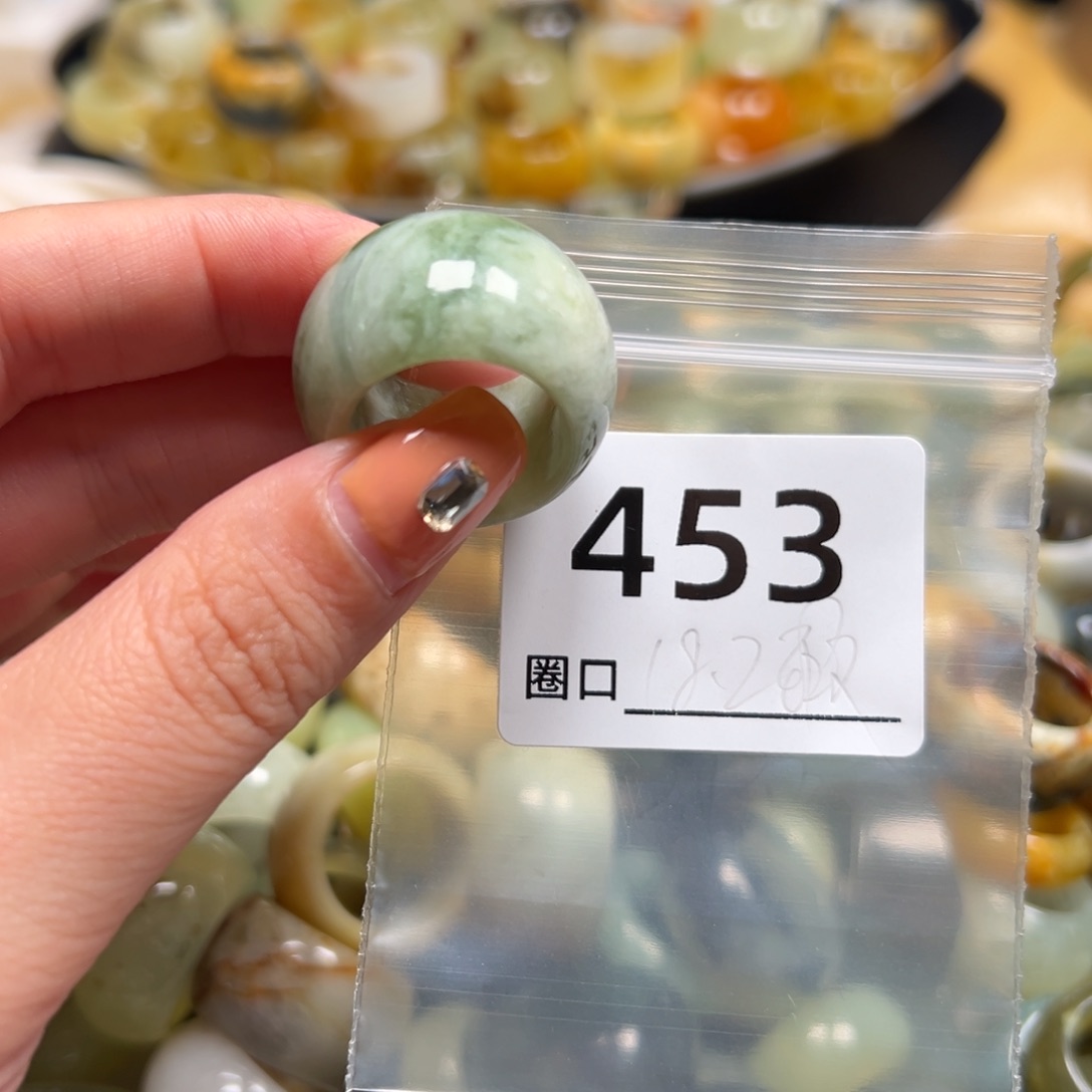 衷****蛇纹石玉未镶嵌戒指