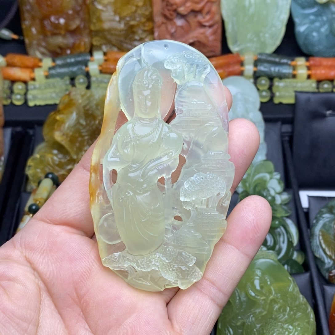 蛇纹石玉未镶嵌颈饰
