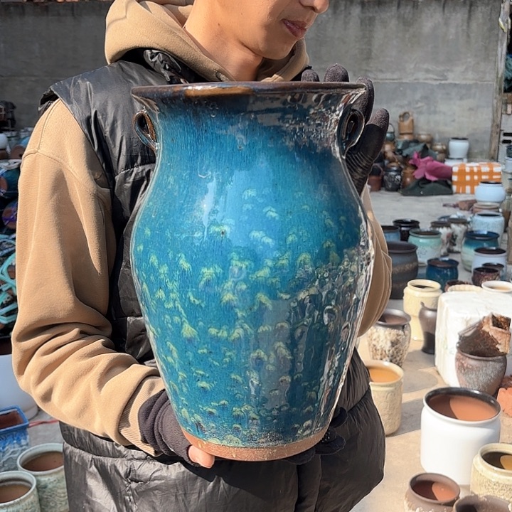 红陶蓝雪花口径20高度32