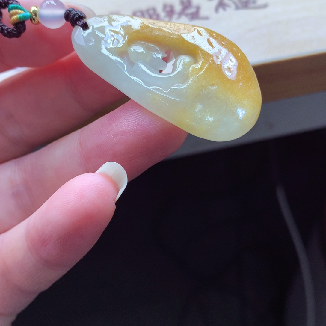 翡翠颈饰未镶嵌吊坠